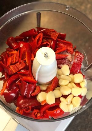 Сырая острая аджика