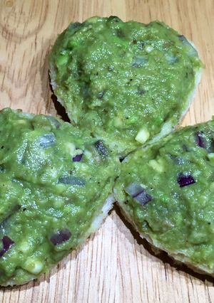 Паста з авокадо (гуакамоле)