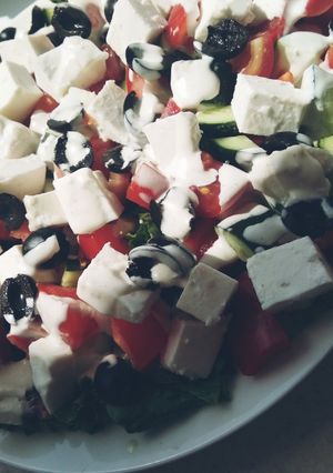 Греческий салат с домашним майонезом