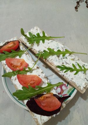 Аппетитные бутерброды с творожно-грибным сыром