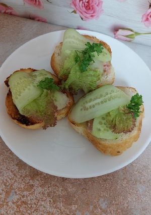 Брускети з тунцем