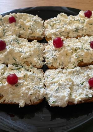 Брускети з творогом