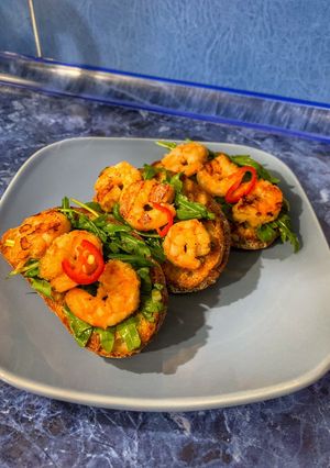 Брускетта с креветками