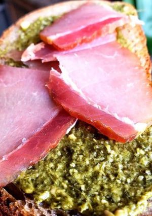 Бутерброд з песто