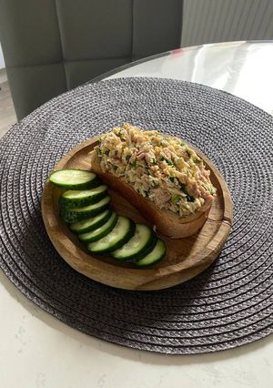 Бутерброд з тунцем на сніданок