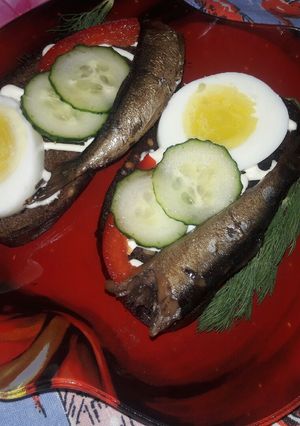 Бутерброд со шпротами и яйцом