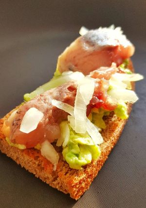 Бутерброд с селедкой