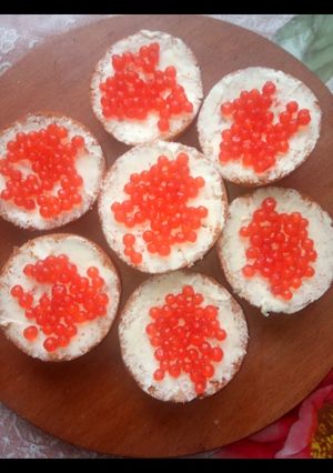 Бутерброди з білковою ікрою