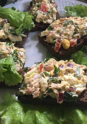 Бутерброди з тунцем «Вітамінні»