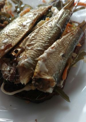 Бутерброди зi шпротами i морською капустою