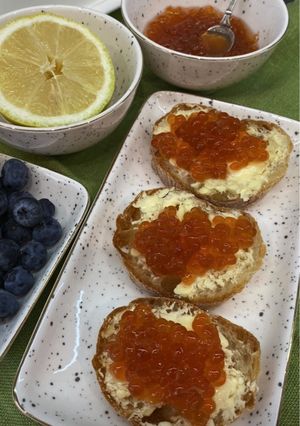 Бутерброди з червоною ікрою ️