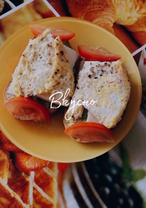 Бутерброды с авокадо и омлетом