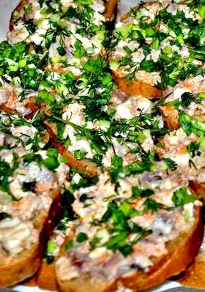 Бутерброды с селёдкой как с красной икрой
