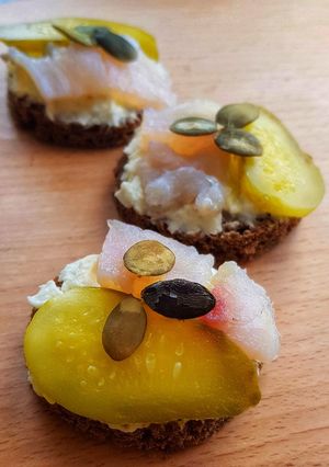 Бутерброды-канапе с рыбкой