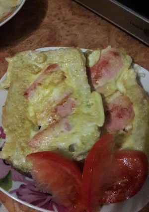 Горячие бутерброд с сосиской