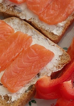 Завтрак. Бутерброд с красной рыбой