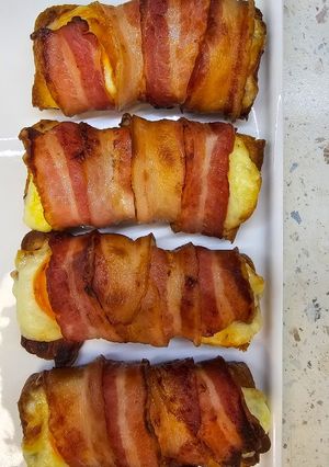 Закусочні бутерброди з беконом