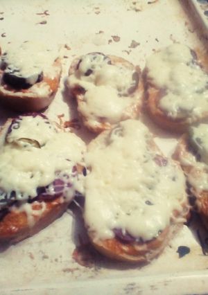 Горячие бутерброды с моцареллой