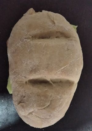 Міні бутерброд з лососем та зеленими помідорами