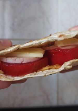 Сендвіч з лавашу на сніданок