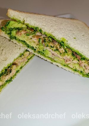 Сендвіч з сардиною та авокадо
