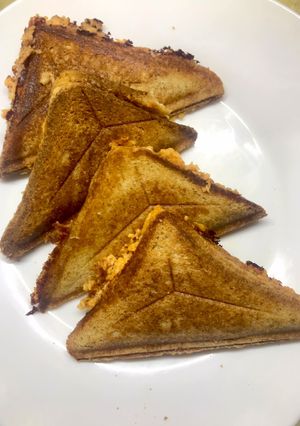 Сендвічі з шинкою та сиром в мультипекарі