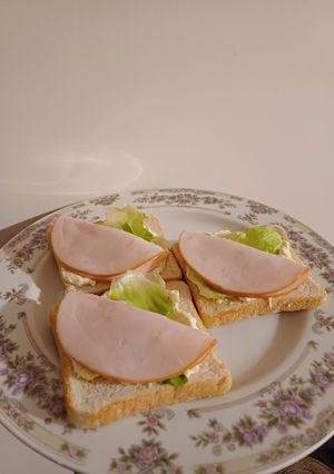 Сендвічі з соусом з яйцем та пармезаном