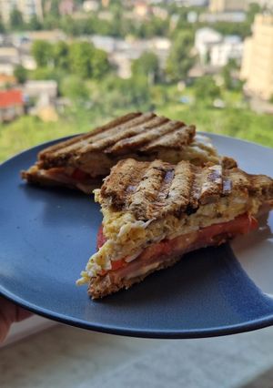 Сендвіч з яйцем і грибами