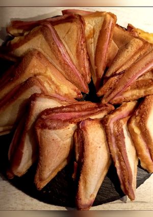 Сендвічі з шинкою і сиром