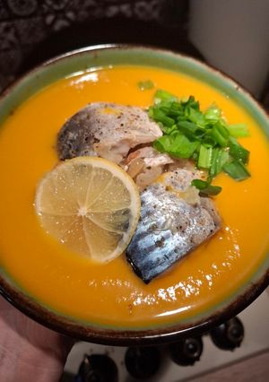 Гарбузове пюре з тушкованою скумбрією