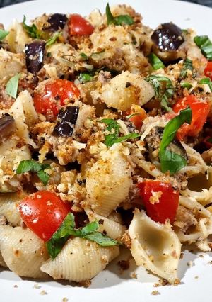 Ароматна паста фредда із сезонними овочами