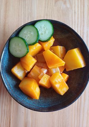 Молода картопля з селерою та томатом на гарнір