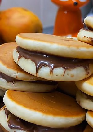 Міні панкейки з шоколадною пастою