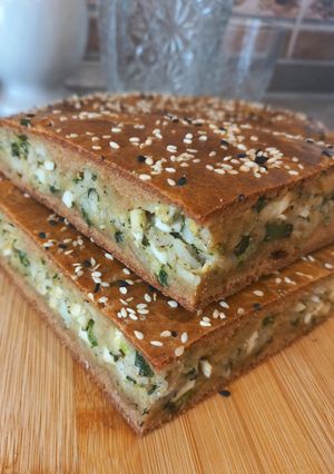 Пиріг заливний з рисом, яйцем і зеленою цибулею