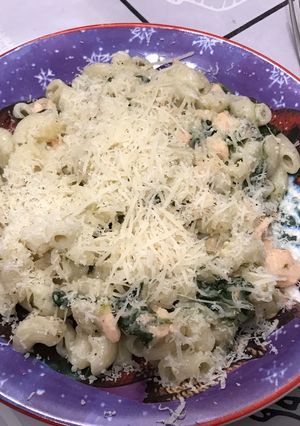 Паста з лососем та шпинатом