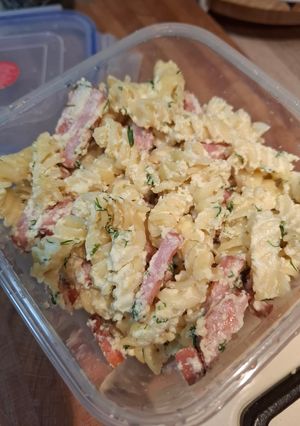 Паста Карбонара з фузілі та ковбасою