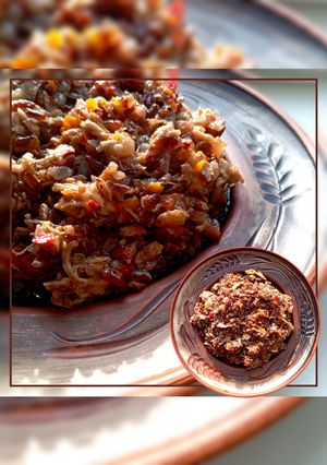 Плов з червоного рису зі свининою в мультиварці