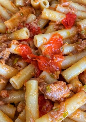 Паста з тунцем і помідорами (пісна)