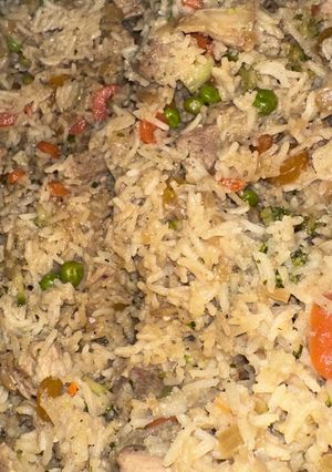 Рис зі свининою та овочами в соєвому соусі