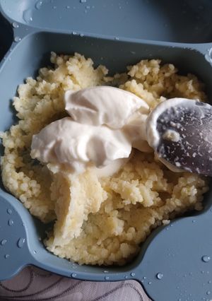 Пшоняна каша для малюка з дитячим сирочком і грушею