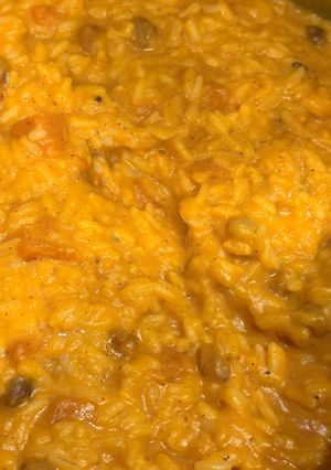 Рисова каша з гарбузом і родзинками на безлактозному молоці