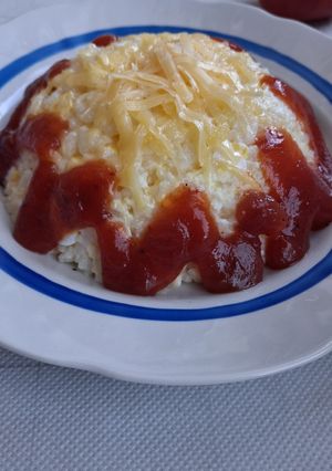 Рис з яйцем та твердим сиром