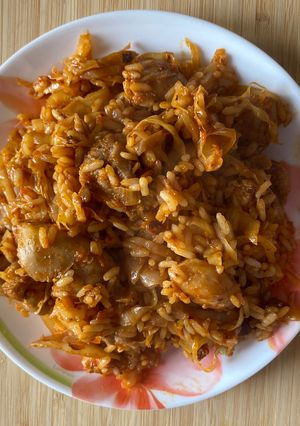 Тушкована капуста з рисом