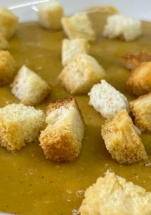 Турецький суп-пюре з червоної сочевиці