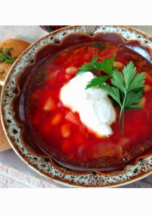 Борщ з червоною капустою і квасолею