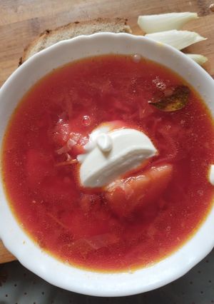 Вегетаріанський борщ з домашнього буряка, капусти, картоплі