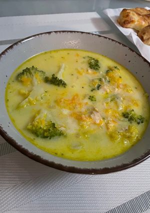 Вершковий суп з броколі