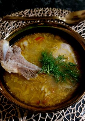 Капусняк зі свинячими ребрами