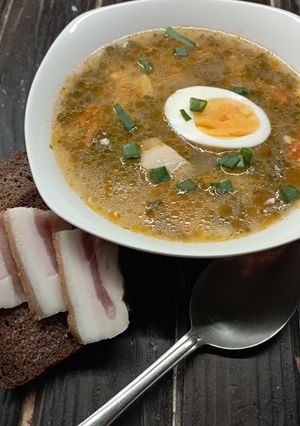 Зелений борщ зі шпинатом та куркою