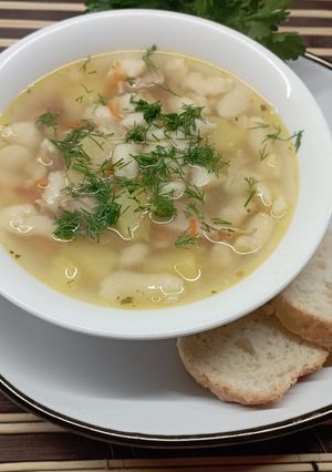 Курячий суп з заварними галушками